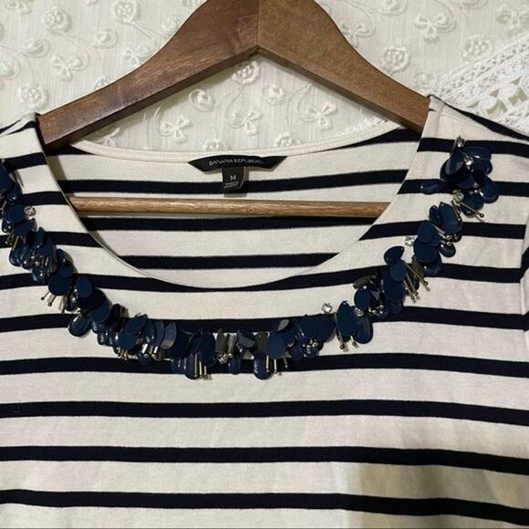 Banana Republic Shirt Medium Stripe Embellished Scoop Neckline Navy White - Picture 7 of 12